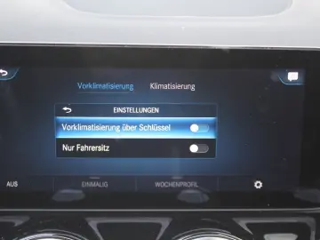 EQA 250 PANO HUD ACC WideScreen 19.197 € NETTO
