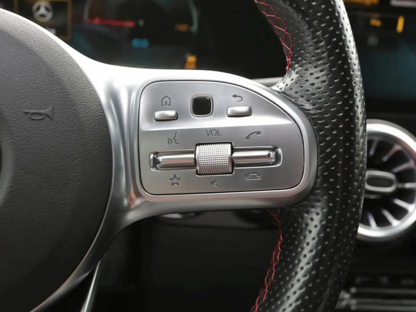 EQA 250 AMG Night MBUX Panorama Totwinkel Kamera