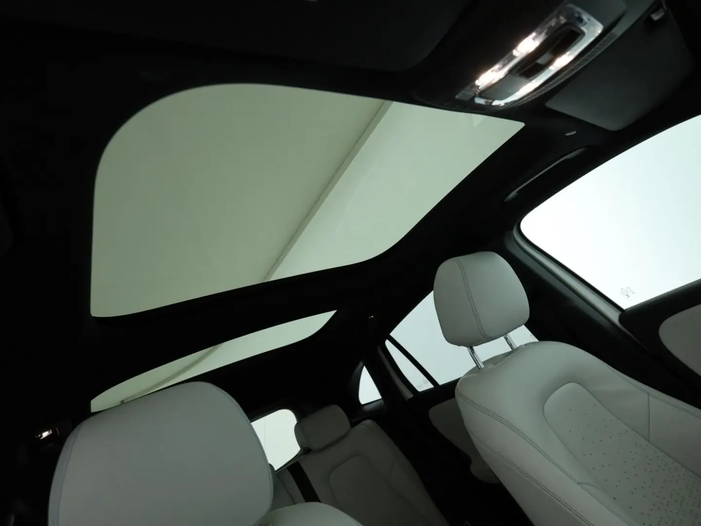 EQA 250  AMG Edition 1 Panorama PTS Kamera Navi