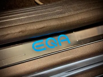 EQA 250 AMG MBUX Memory Ambiente CarPlay KAMERA