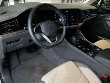 Touareg 3.0TDI Facelift Elegance Luft Pano Allra