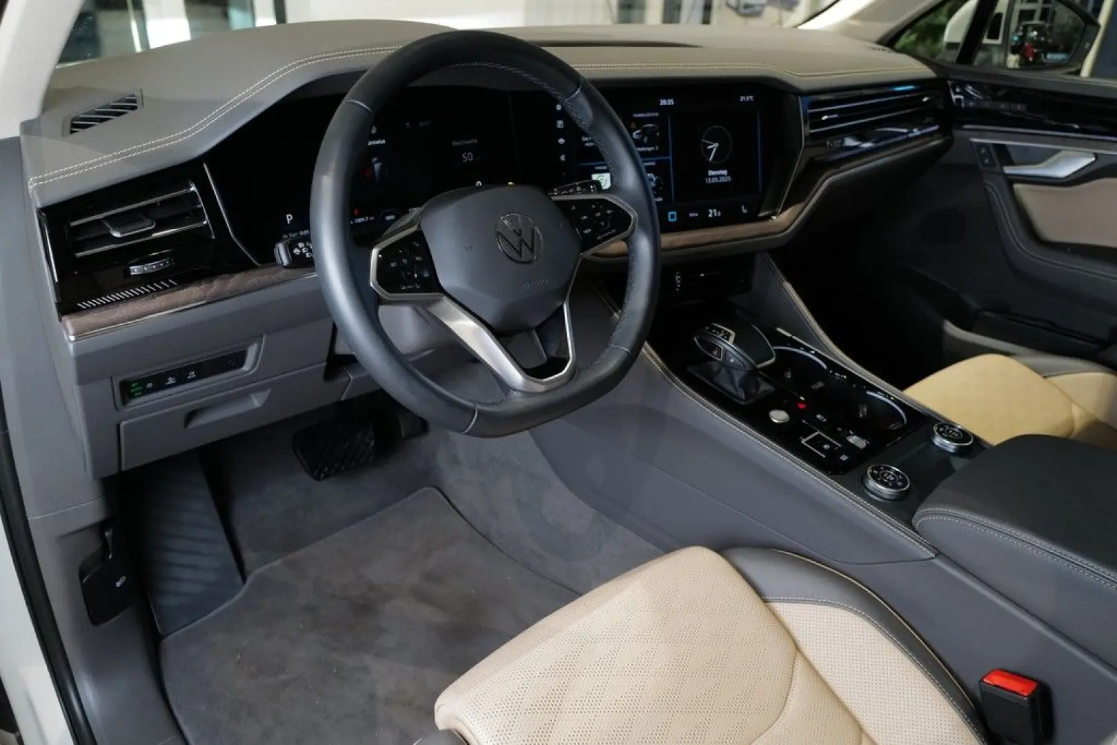 Touareg 3.0TDI Facelift Elegance Luft Pano Allra