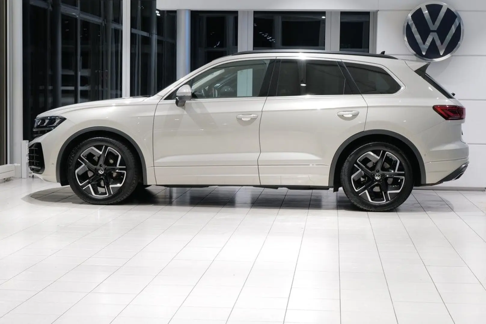 Touareg 3.0TDI Facelift Elegance Luft Pano Allra