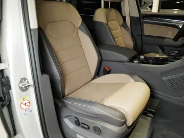 Touareg 3.0TDI Facelift Elegance Luft Pano Allra