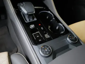 Touareg 3.0TDI Facelift Elegance Luft Pano Allra