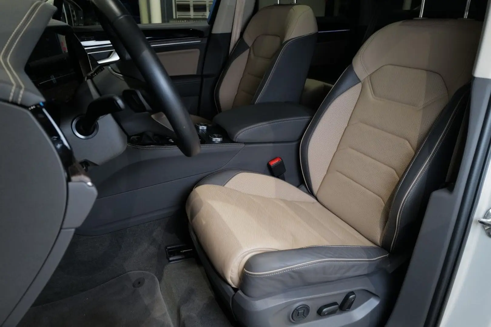 Touareg 3.0TDI Facelift Elegance Luft Pano Allra