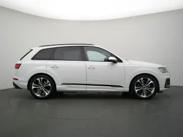 SQ7 STANDHZ PANO AHK RAUTE LUFT LEDER NAVI VIRT