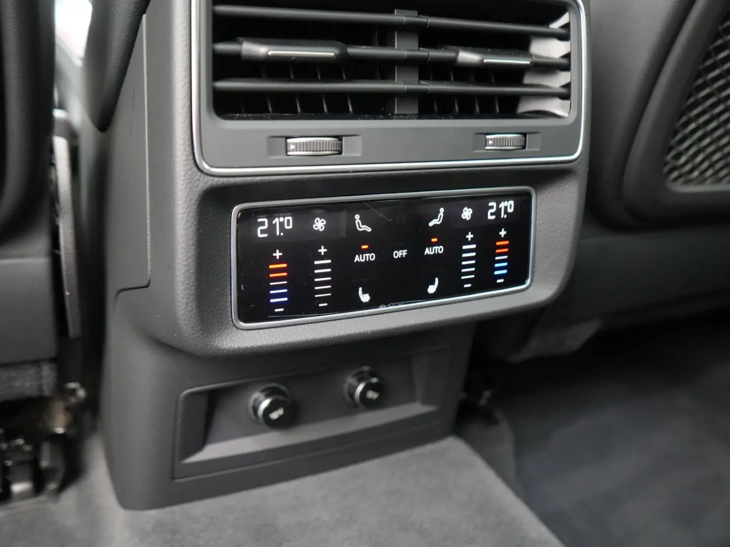 SQ7 STANDHZ PANO AHK RAUTE LUFT LEDER NAVI VIRT