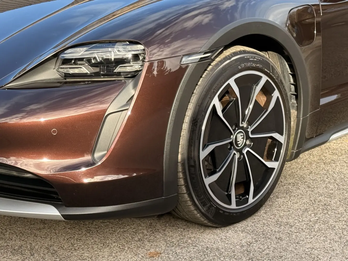 Taycan 4 Cross Turismo INNODRIVE PANORAMA LED-MA