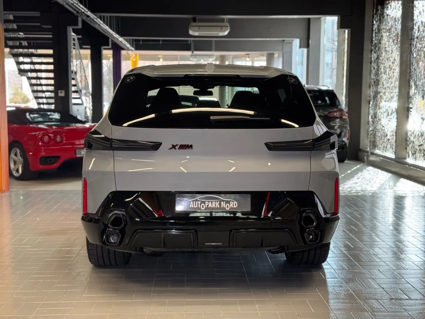 XM Label~BOWERS&WILKIN~HUD~KAMERA 360 ~23