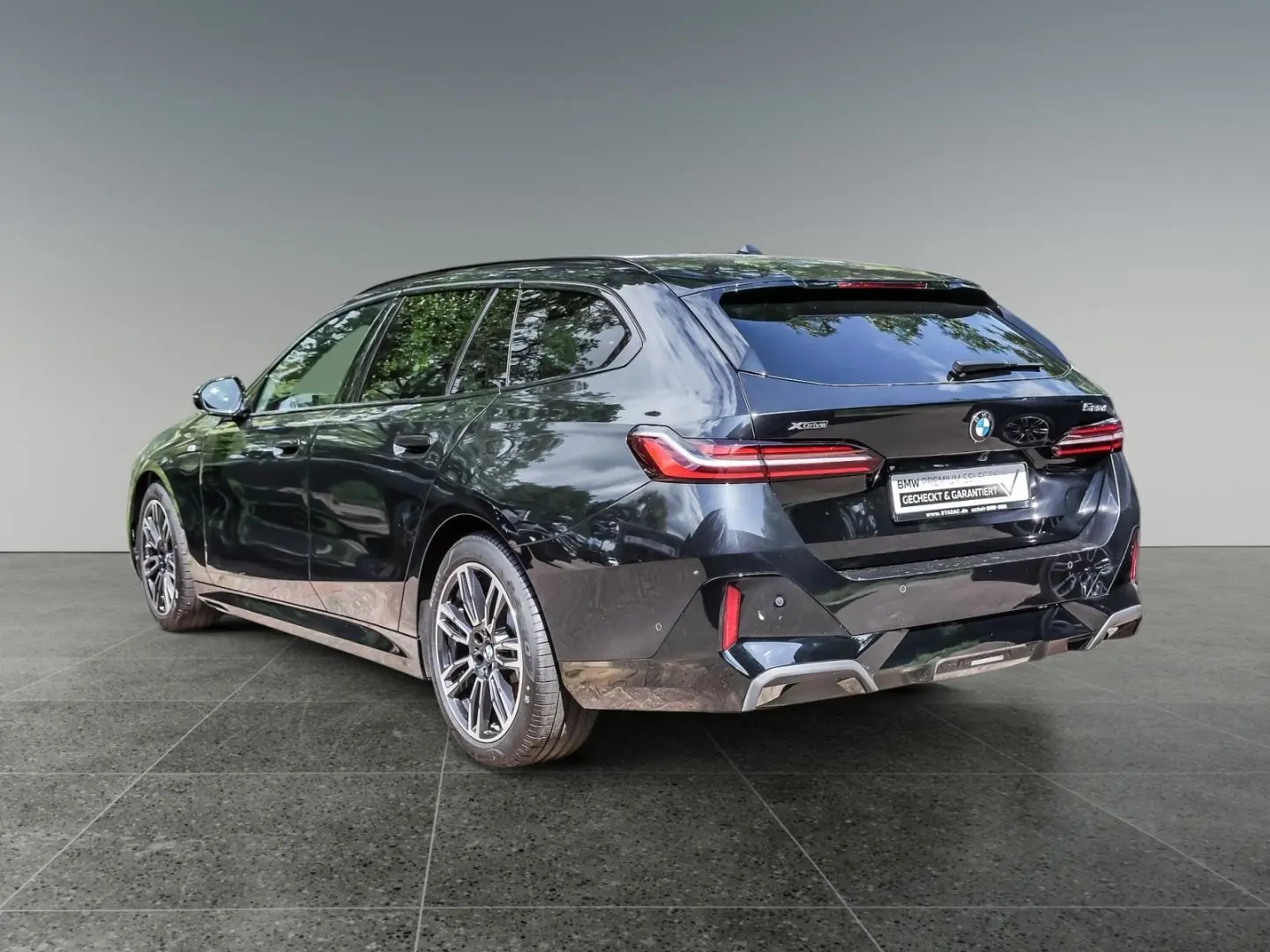 520 d xDrive Tour. M Sport  ACC  AHK  Pano  H K