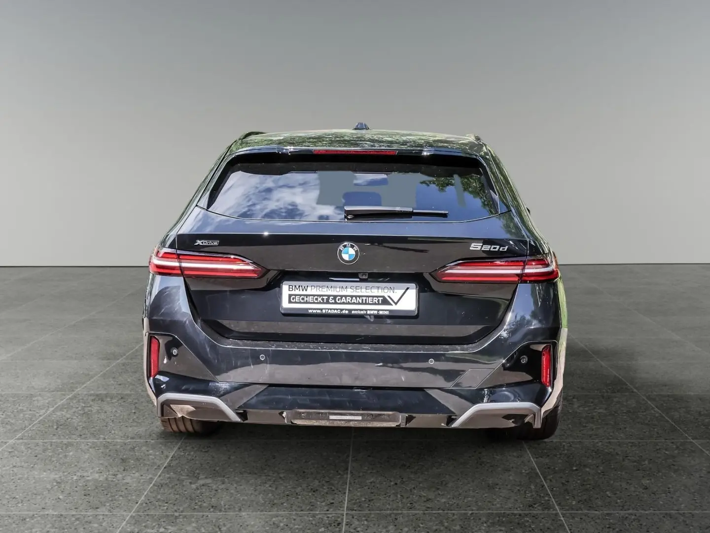 520 d xDrive Tour. M Sport  ACC  AHK  Pano  H K