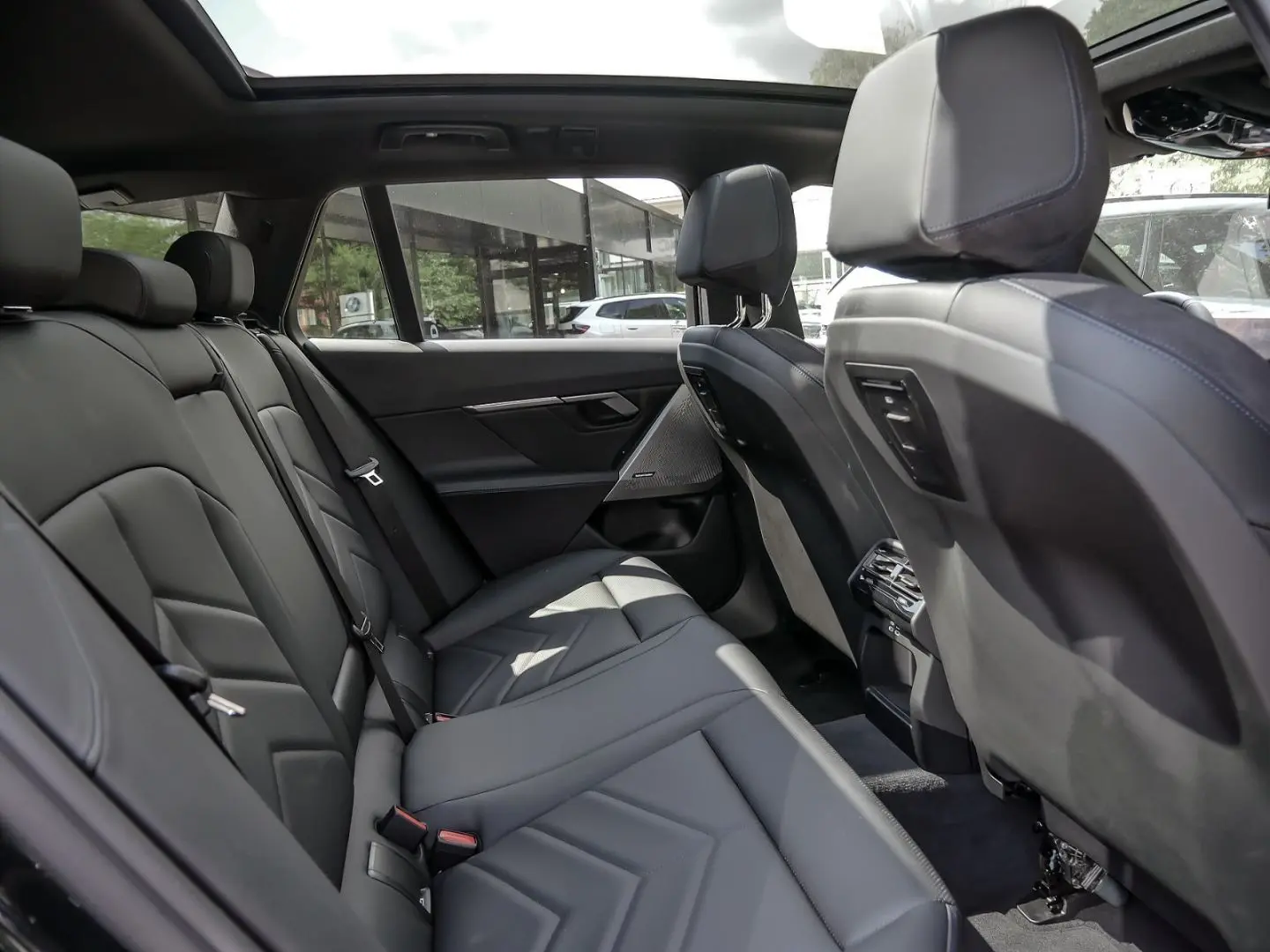 520 d xDrive Tour. M Sport  ACC  AHK  Pano  H K