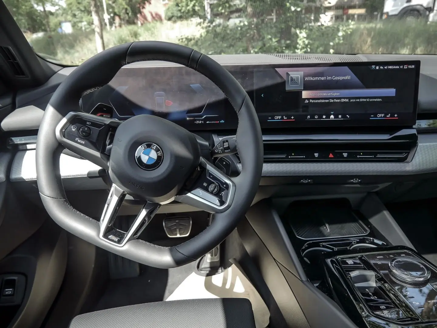 520 d xDrive Tour. M Sport  ACC  AHK  Pano  H K