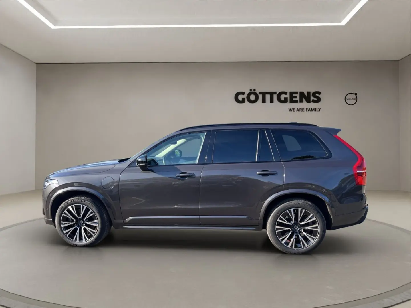 XC90 T8 AWD Plug-in Plus Dark PANO 360  LED