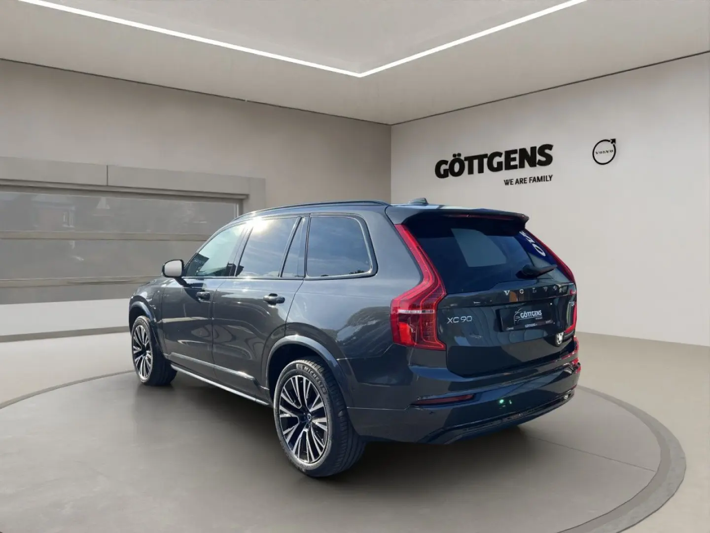 XC90 T8 AWD Plug-in Plus Dark PANO 360  LED