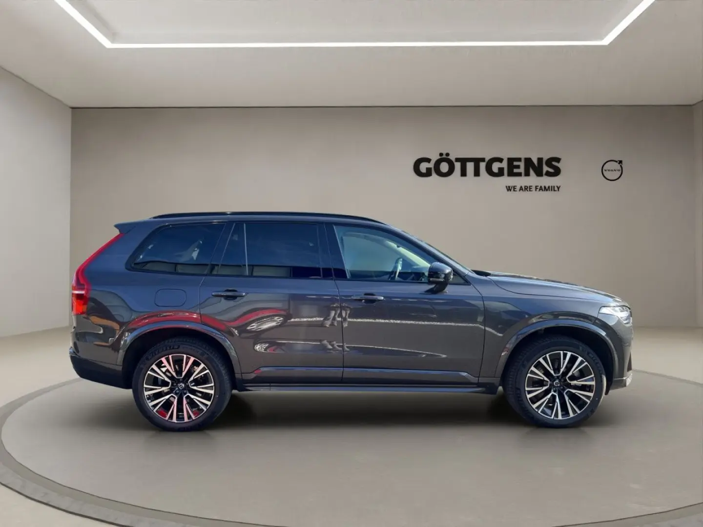 XC90 T8 AWD Plug-in Plus Dark PANO 360  LED