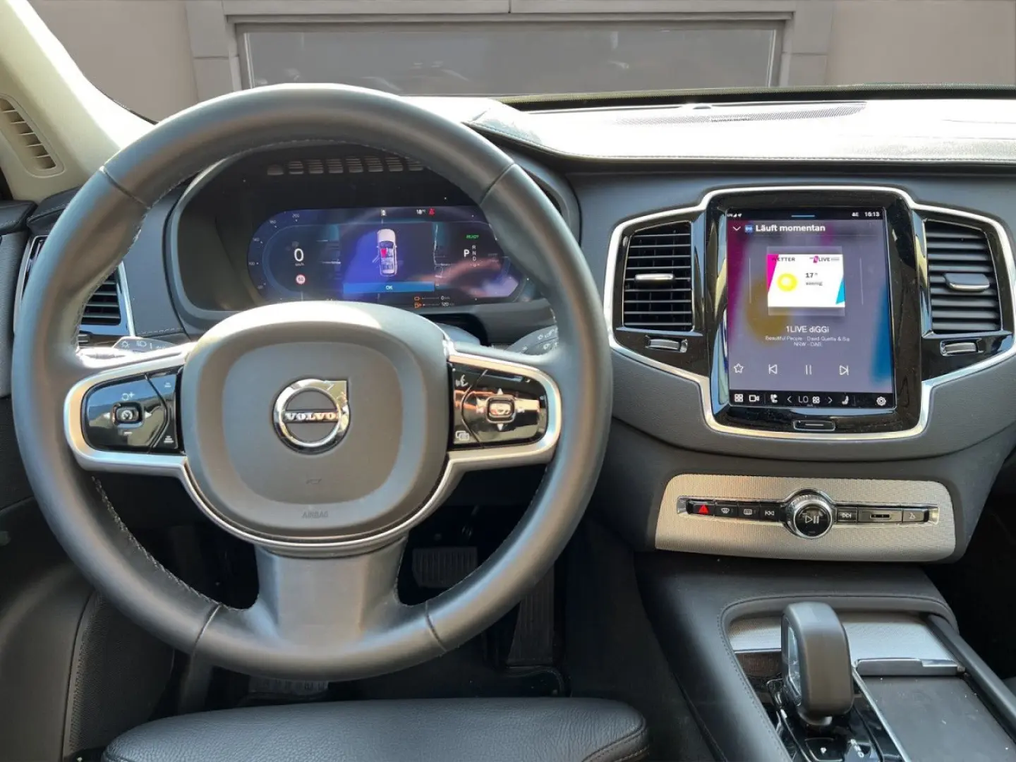 XC90 T8 AWD Plug-in Plus Dark PANO 360  LED