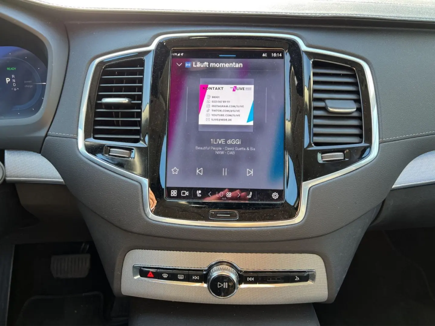 XC90 T8 AWD Plug-in Plus Dark PANO 360  LED