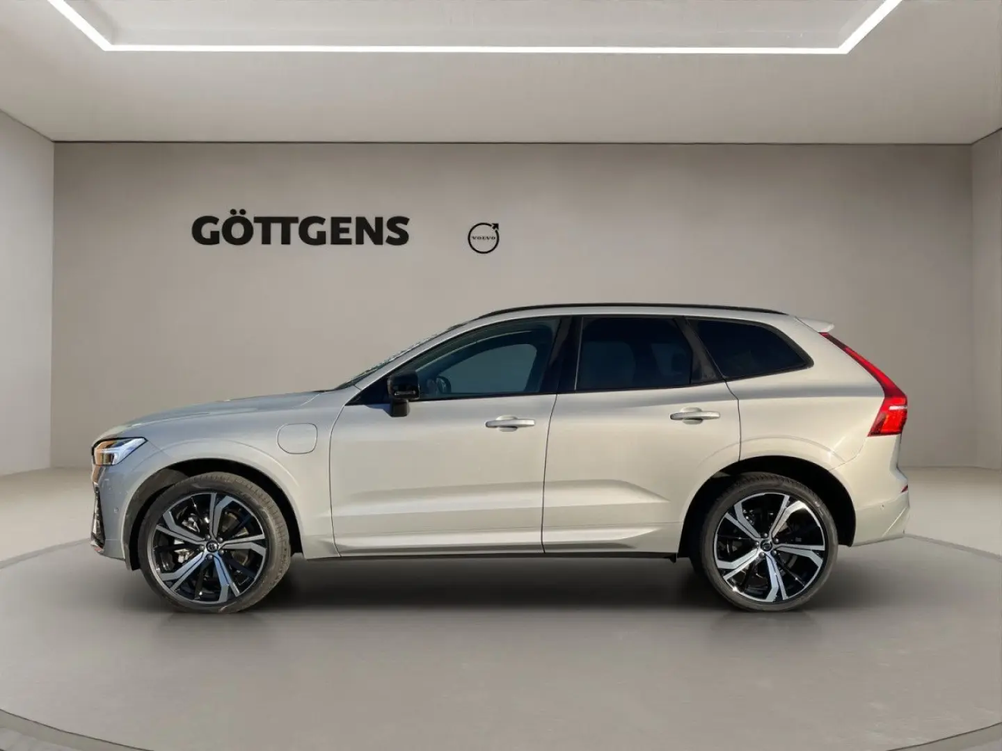 XC60 T8 AWD Ultra Dark LUFT AHK MASSAGE 21LM