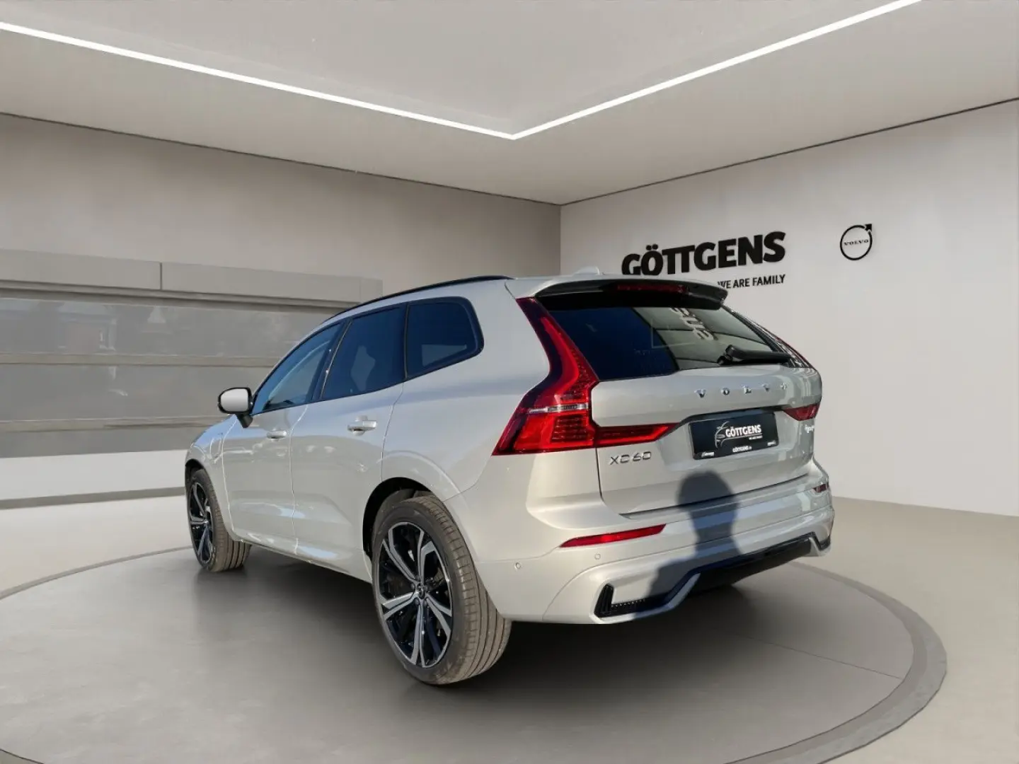 XC60 T8 AWD Ultra Dark LUFT AHK MASSAGE 21LM