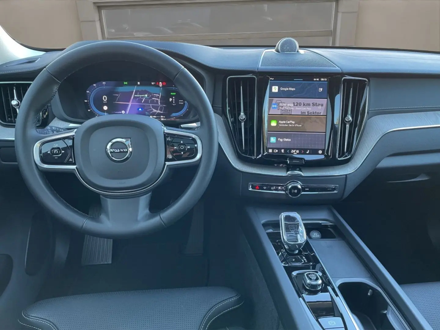 XC60 T8 AWD Ultra Dark LUFT AHK MASSAGE 21LM