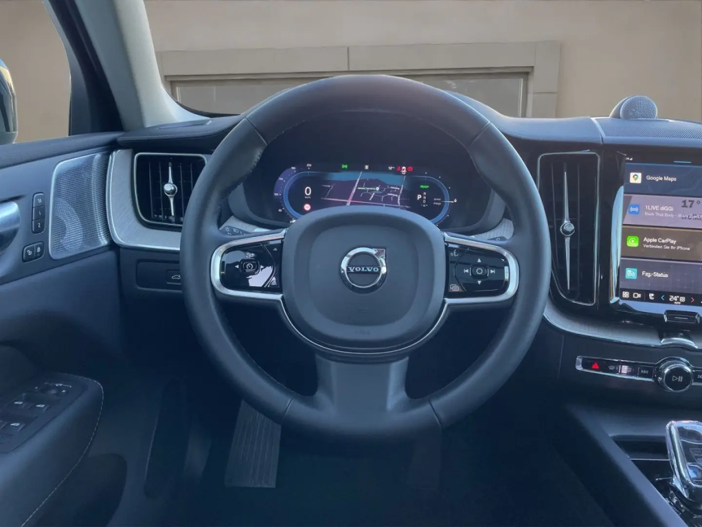 XC60 T8 AWD Ultra Dark LUFT AHK MASSAGE 21LM