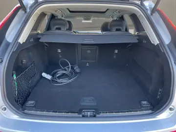 XC60 T8 AWD Ultra Dark LUFT AHK MASSAGE 21LM