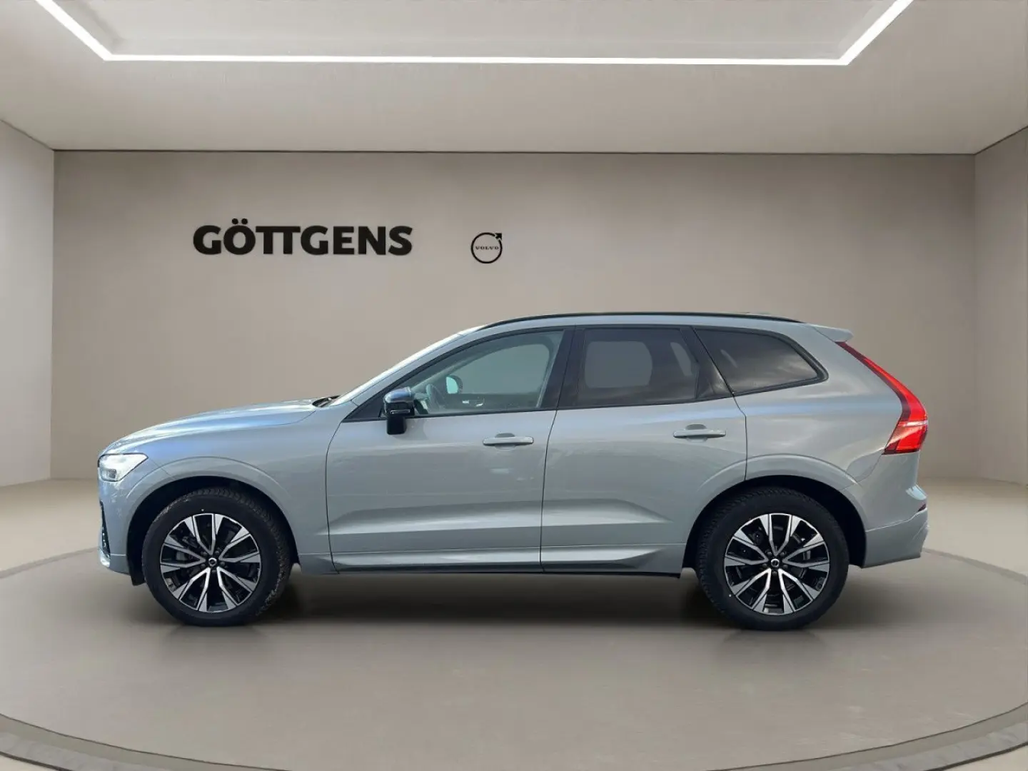 XC60 B4 Plus Dark AHK LED NAVI ACC 19LM KAMERA