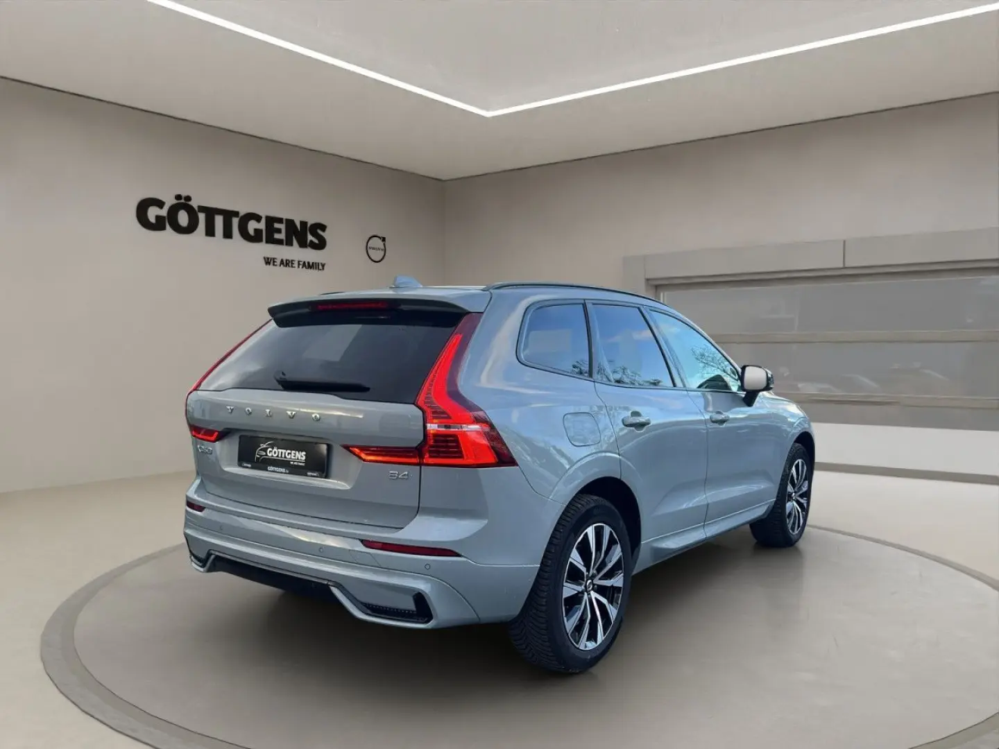 XC60 B4 Plus Dark AHK LED NAVI ACC 19LM KAMERA