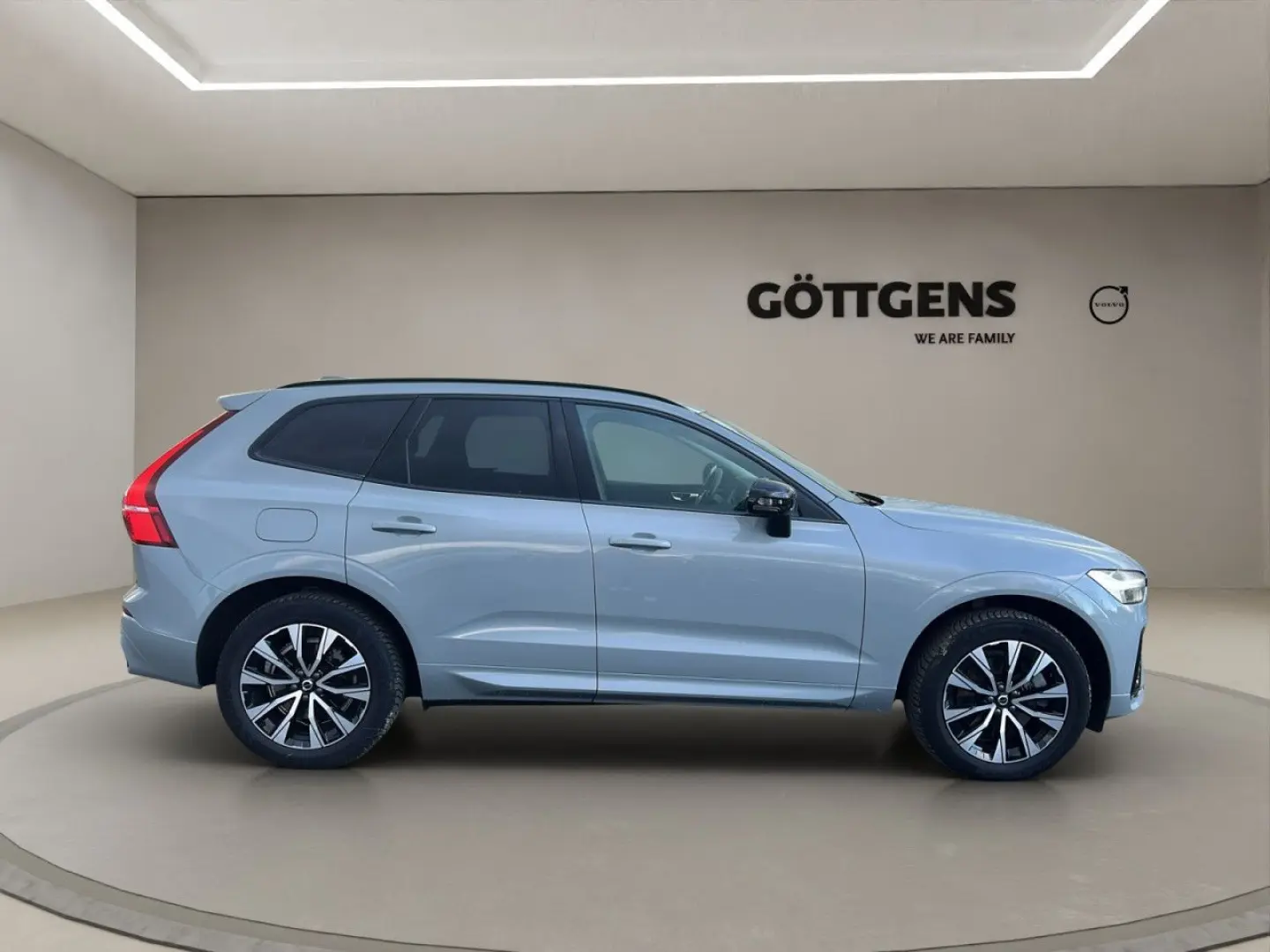 XC60 B4 Plus Dark AHK LED NAVI ACC 19LM KAMERA