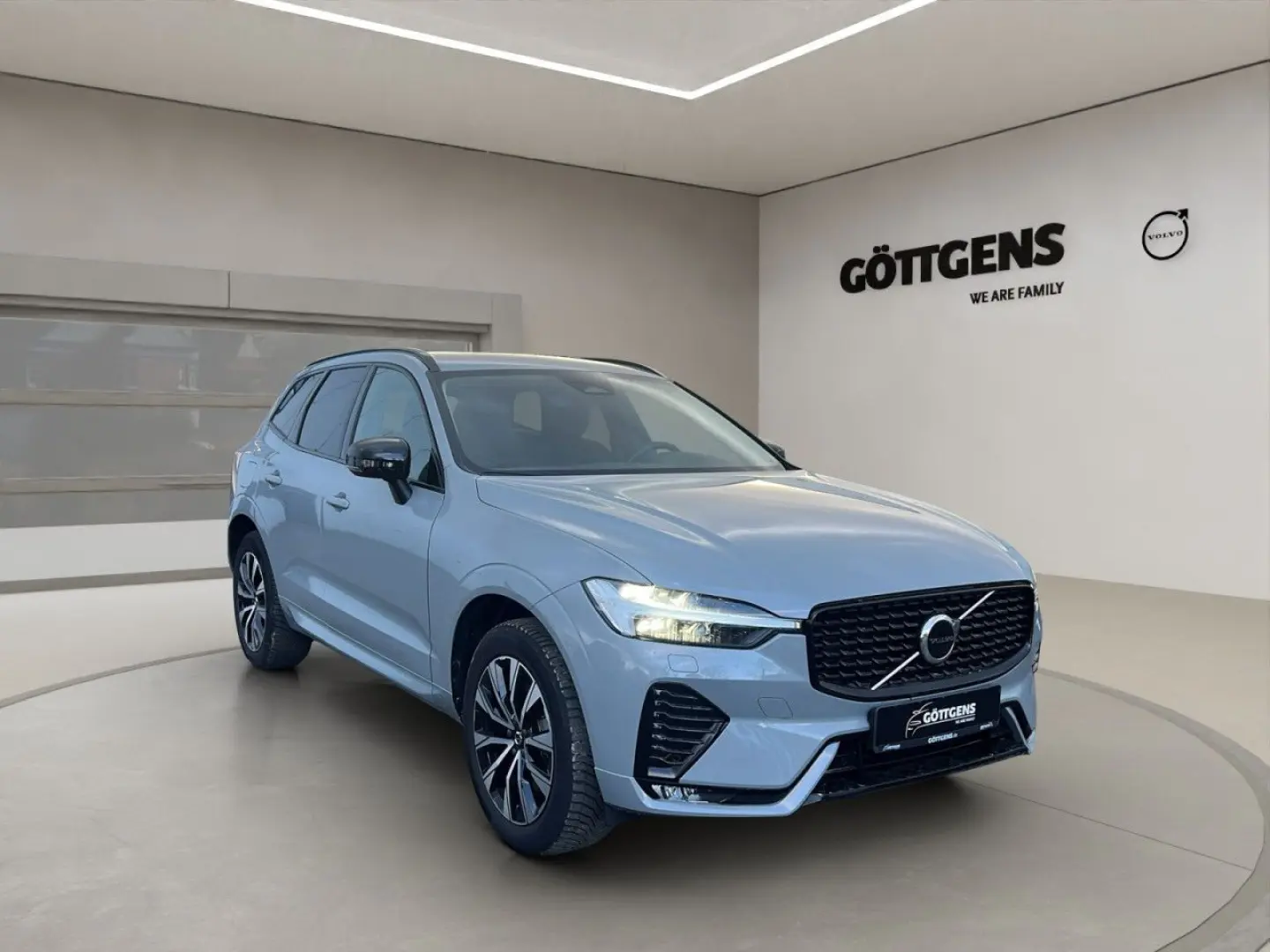 XC60 B4 Plus Dark AHK LED NAVI ACC 19LM KAMERA