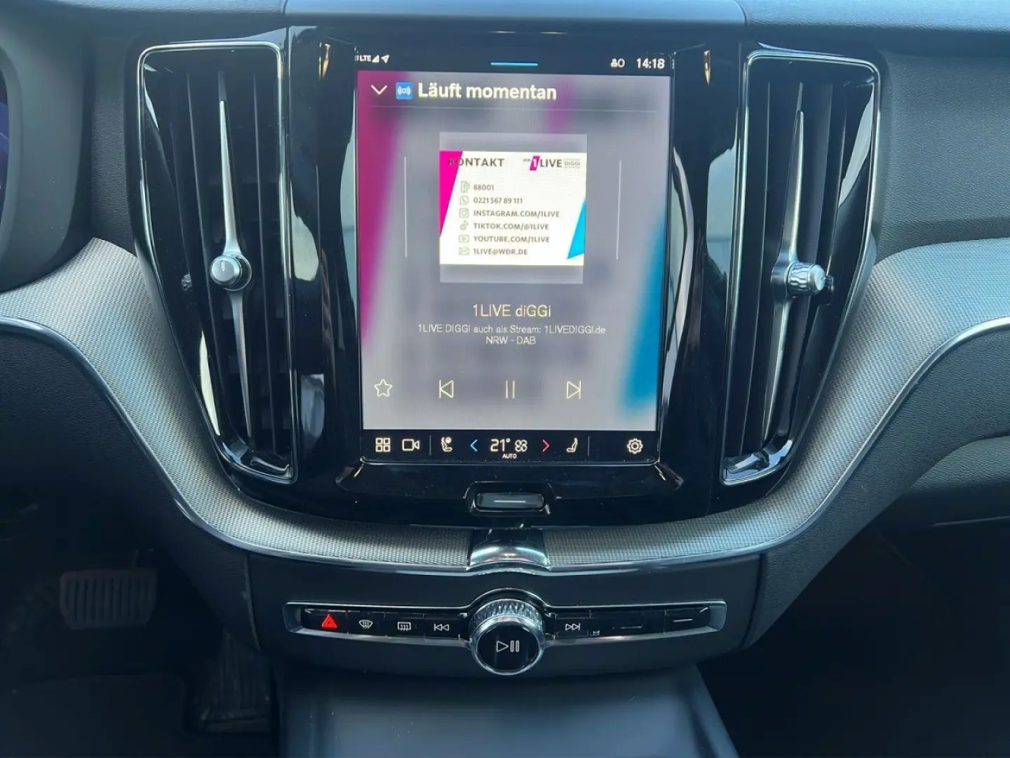 XC60 B4 Plus Dark AHK LED NAVI ACC 19LM KAMERA