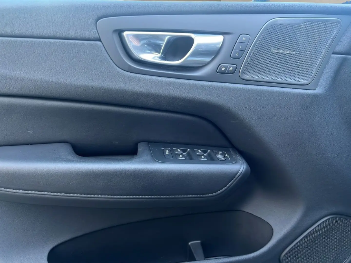 XC60 B4 Plus Dark AHK LED NAVI ACC 19LM KAMERA