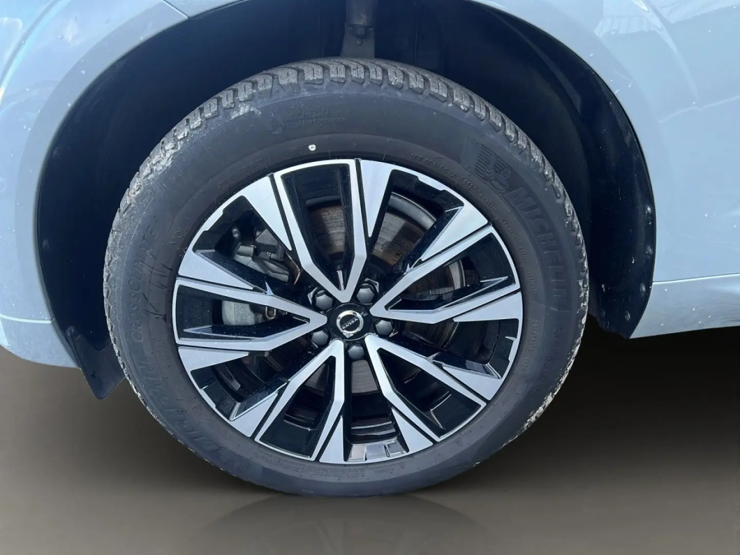 XC60 B4 Plus Dark AHK LED NAVI ACC 19LM KAMERA