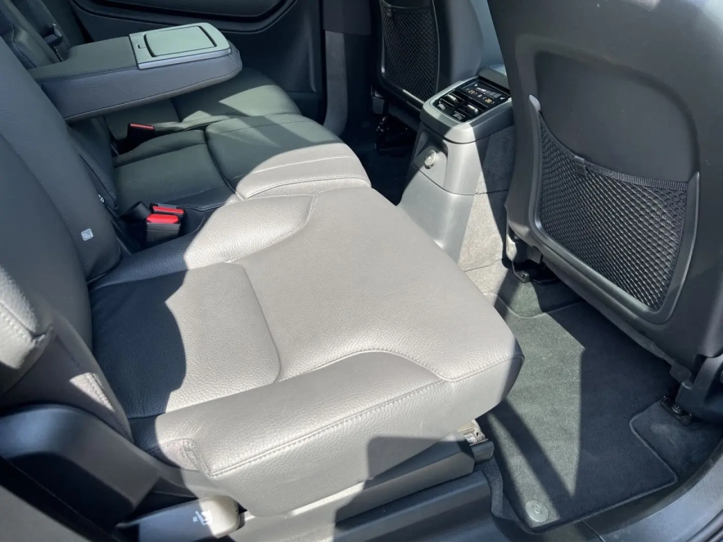 XC90 T8 AWD Plug-in Core Bright LED NAVI KAMERA