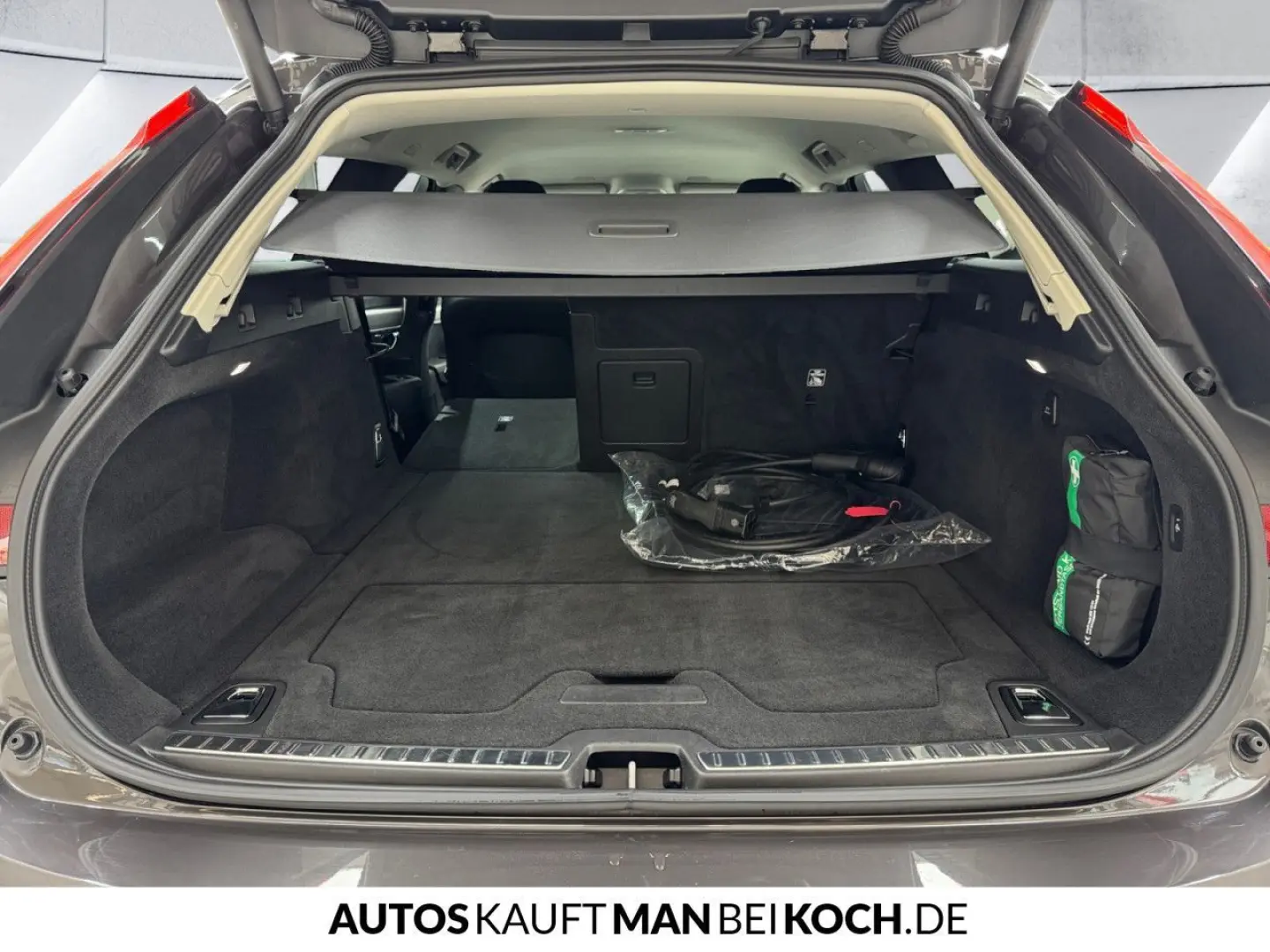 V90 T6 AWD Plug-In Plus Dark BLIS H K 360  AHK