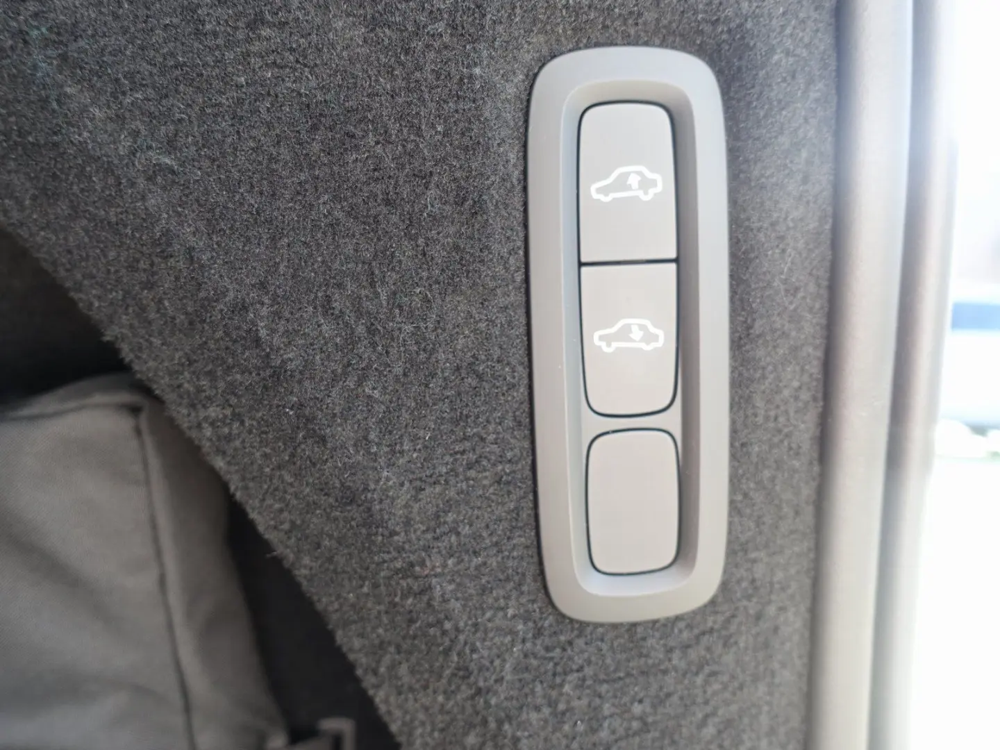 VOLVO XC90 T8 Ultra Dark AWD Massage 360  B&W