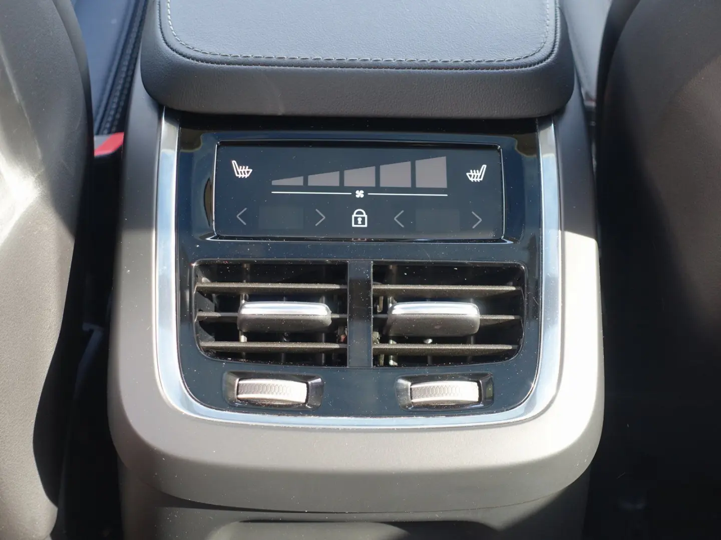 VOLVO XC90 T8 Ultra Dark AWD Massage 360  B&W