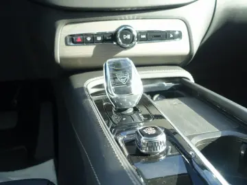 VOLVO XC90 T8 Ultra Dark AWD Massage 360  B&W