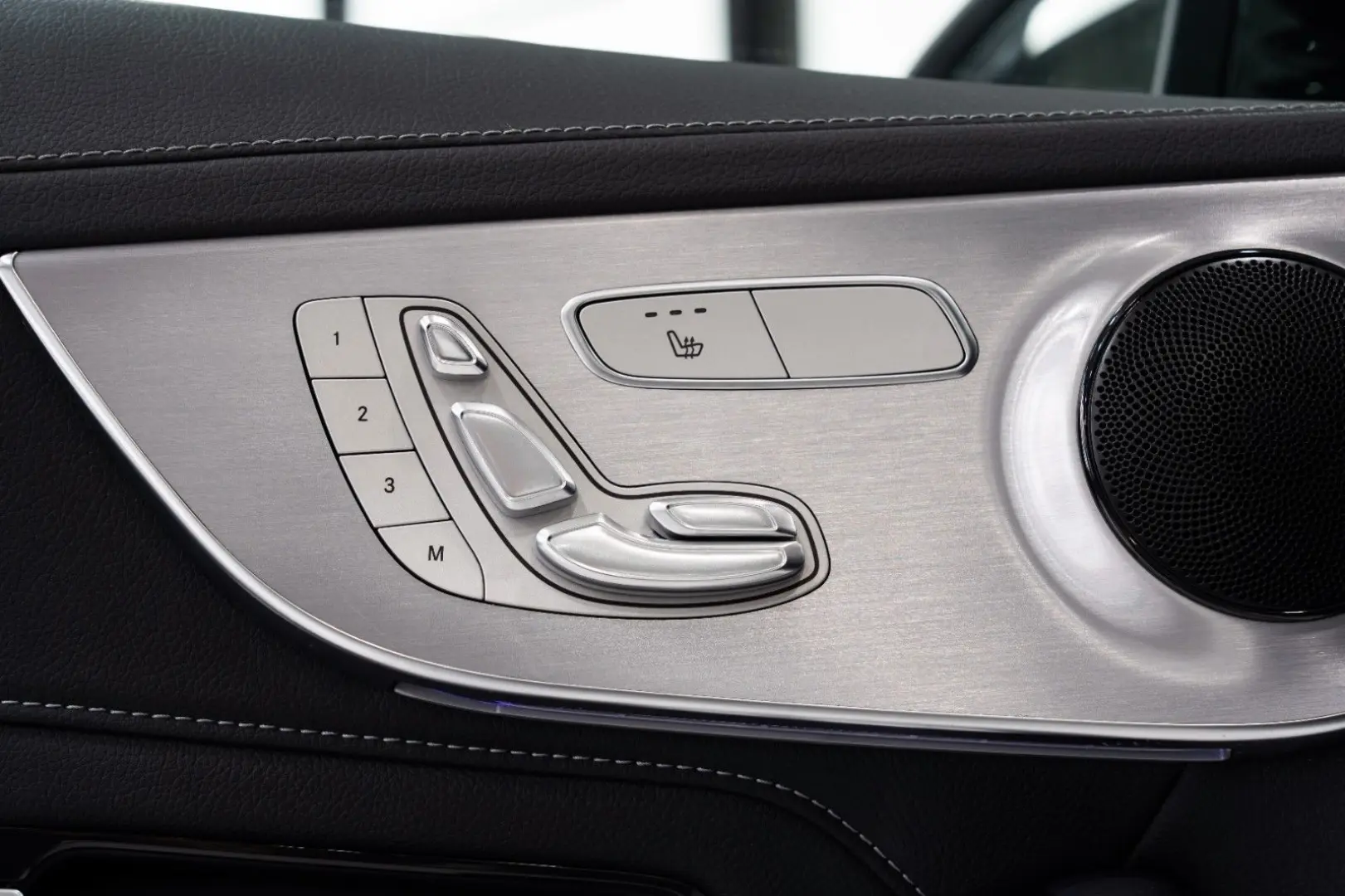 C 63 S AMG Coupe SPORTABGAS DRIVER`S NIGHT PANO