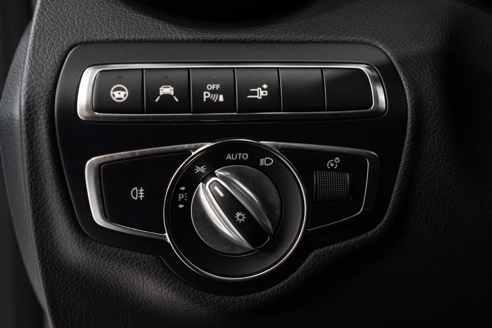 C 63 S AMG Coupe SPORTABGAS DRIVER`S NIGHT PANO