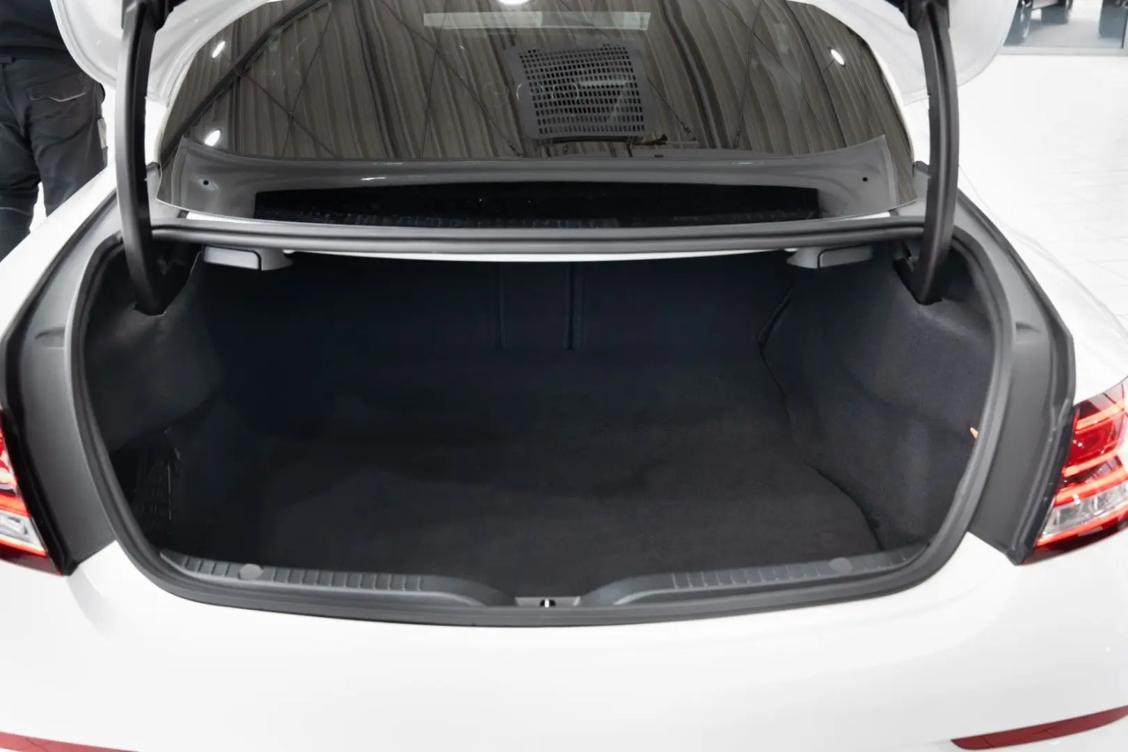 C 63 S AMG Coupe SPORTABGAS DRIVER`S NIGHT PANO