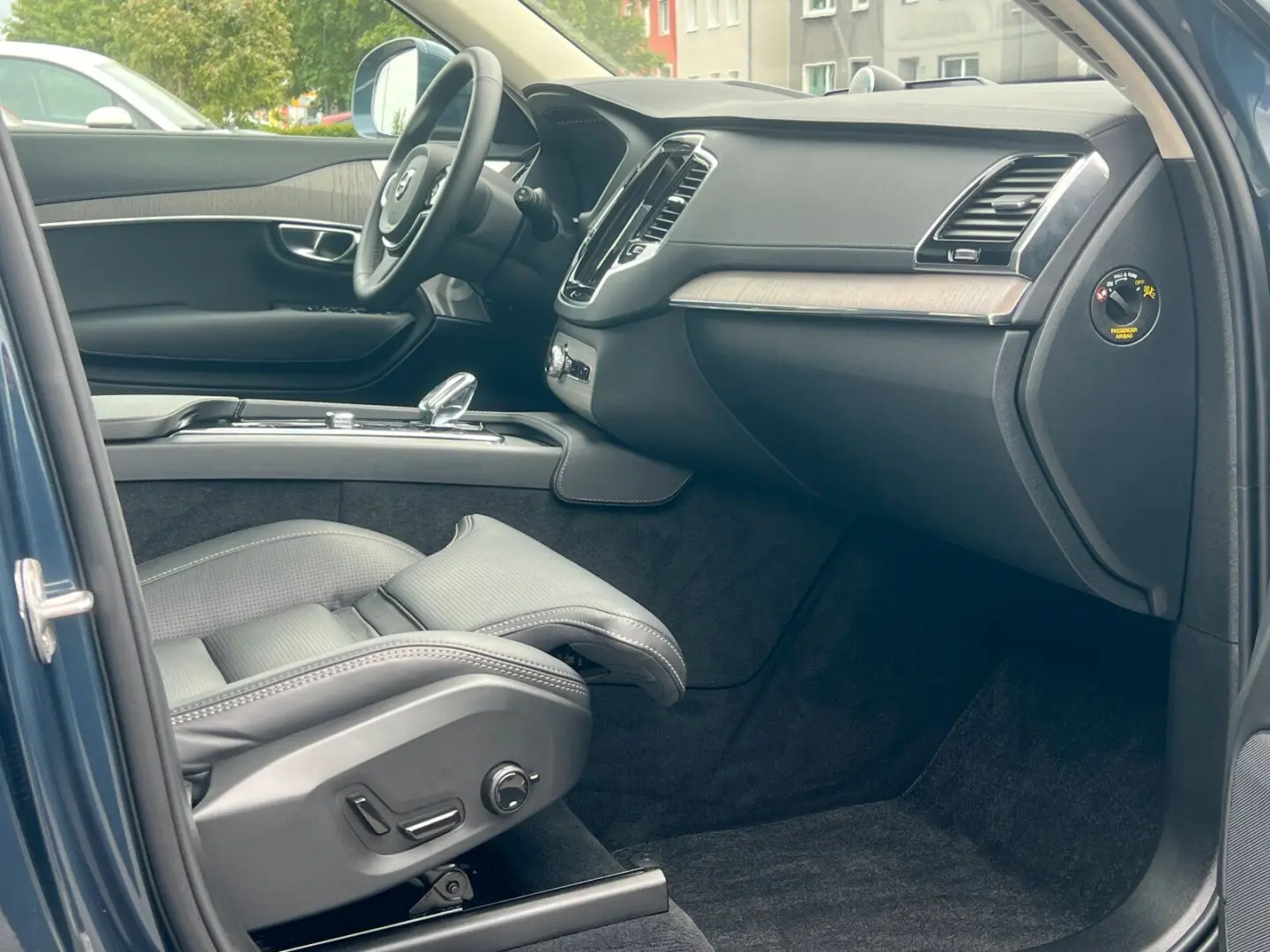 VOLVO XC90 T8 Ultra Bright LUFT PANO MASSAGE