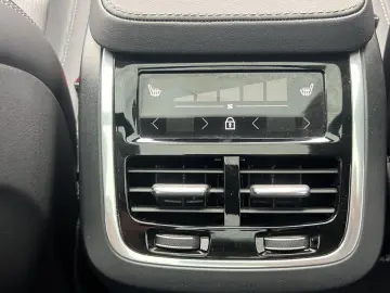 VOLVO XC90 T8 Ultra Bright LUFT PANO MASSAGE