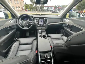 VOLVO XC90 T8 Ultra Bright LUFT PANO MASSAGE