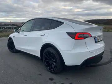 Model Y Long Range Dual AWD 20 Zoll