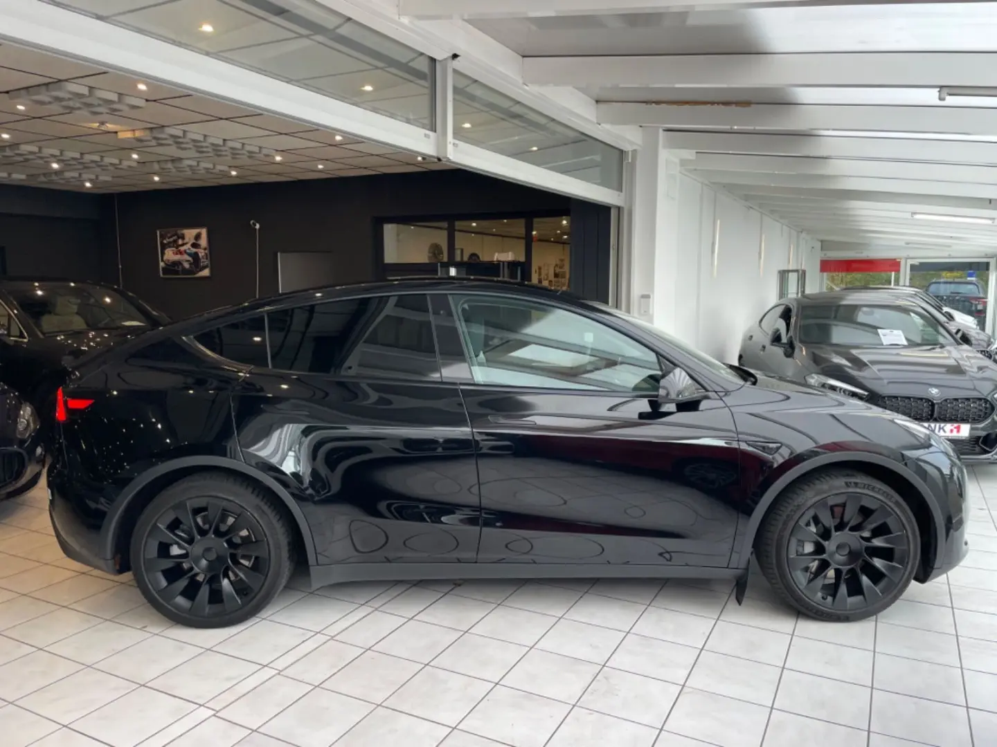 Model Y Basis RWD Garantie 1.Hand