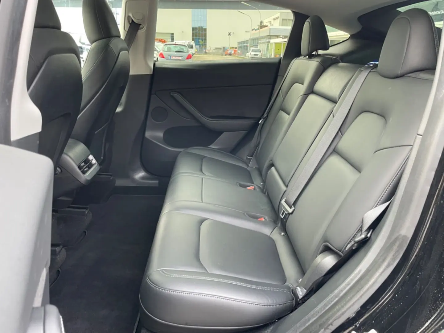 Model Y Basis RWD Garantie 1.Hand