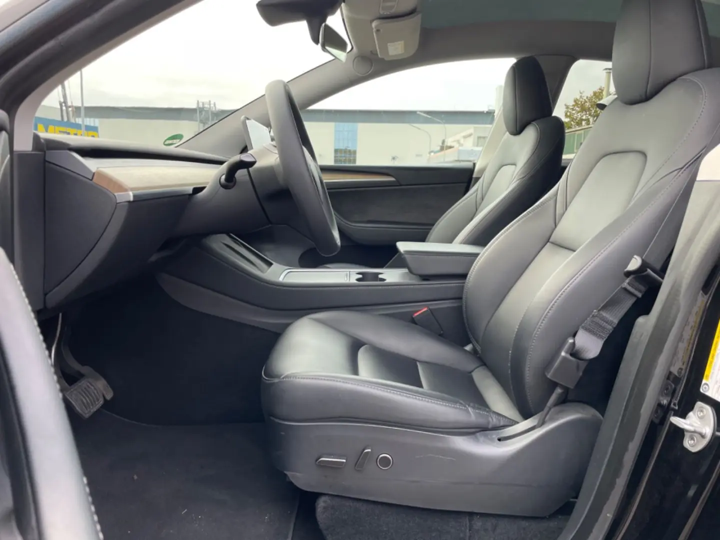 Model Y Basis RWD Garantie 1.Hand